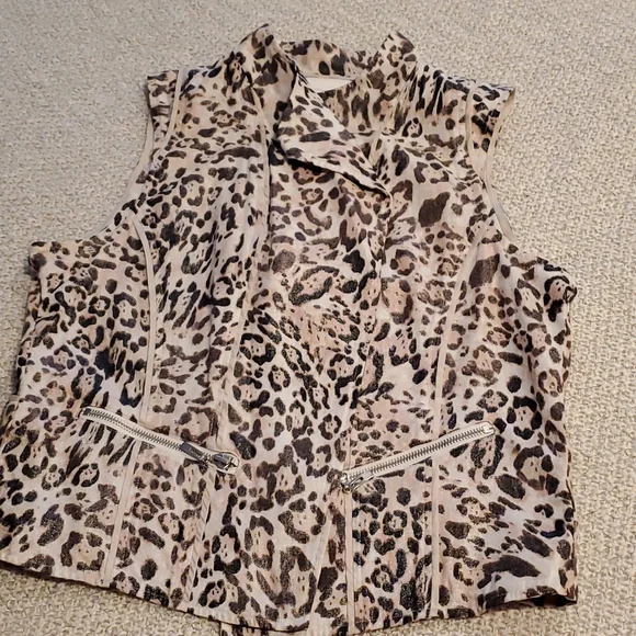 Chicos Leopard Linen Vest - Picture 9 of 13